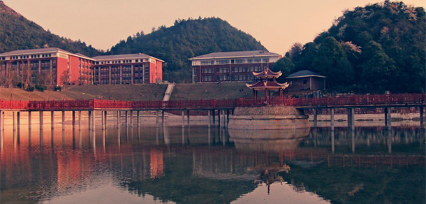 貴州財經(jīng)大學(xué) - 最美大學(xué)